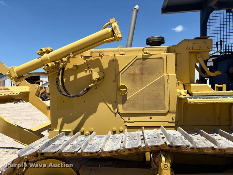 image for item DX8067 Komatsu D85P cable plow