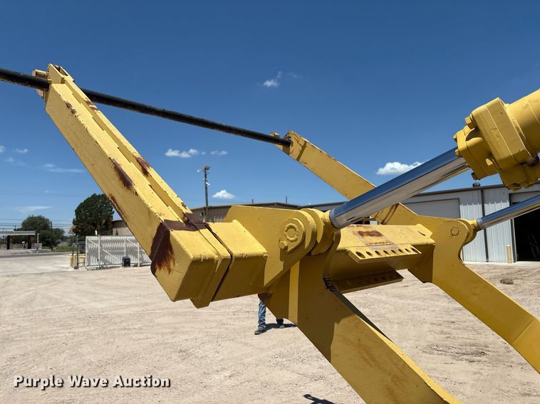 image for item DX8067 Komatsu D85P cable plow