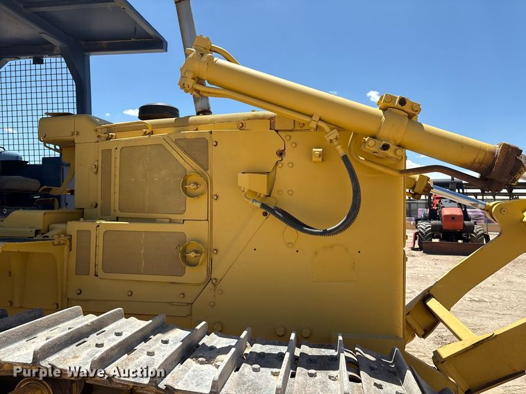 image for item DX8067 Komatsu D85P cable plow