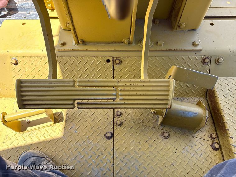 image for item DX8067 Komatsu D85P cable plow