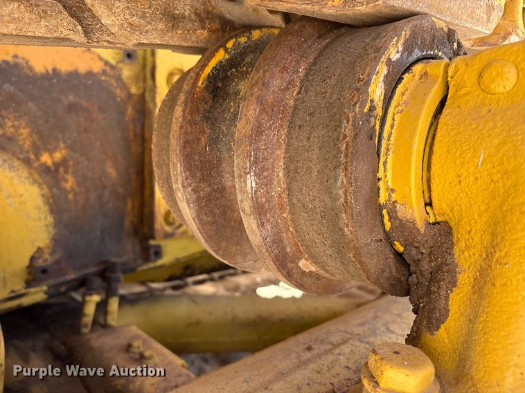 image for item DX8067 Komatsu D85P cable plow