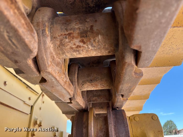 image for item DX8067 Komatsu D85P cable plow