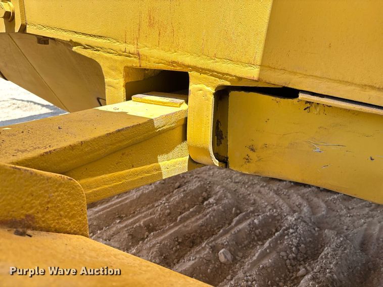 image for item DX8067 Komatsu D85P cable plow