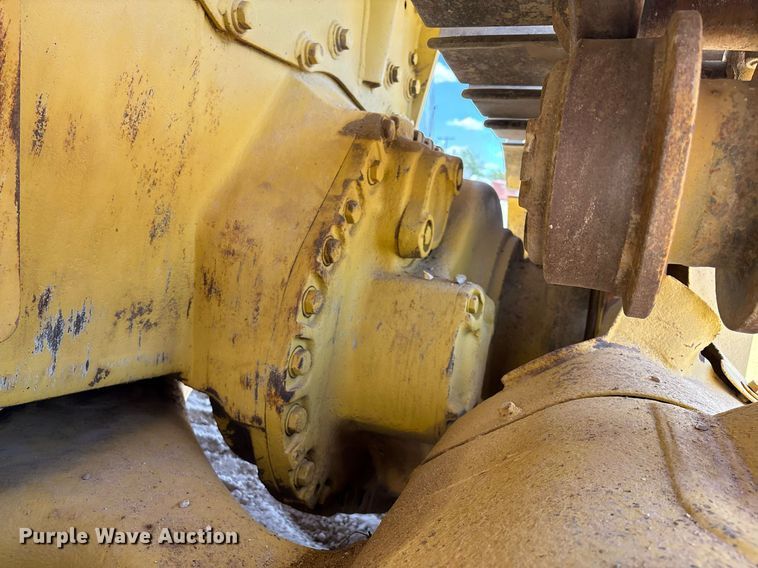 image for item DX8067 Komatsu D85P cable plow