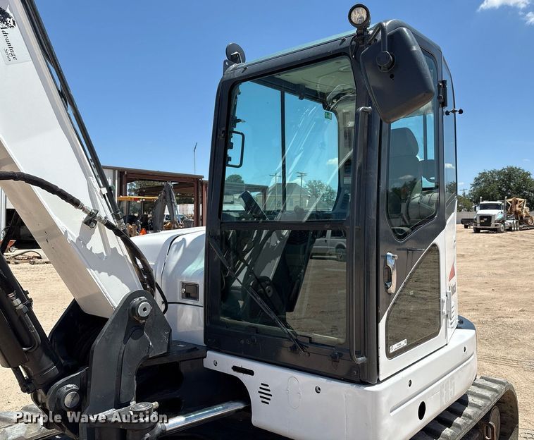 image for item DX8068 2015 Bobcat E85 mini excavator