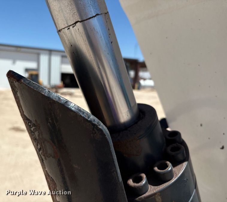 image for item DX8068 2015 Bobcat E85 mini excavator