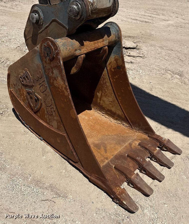 image for item DX8068 2015 Bobcat E85 mini excavator