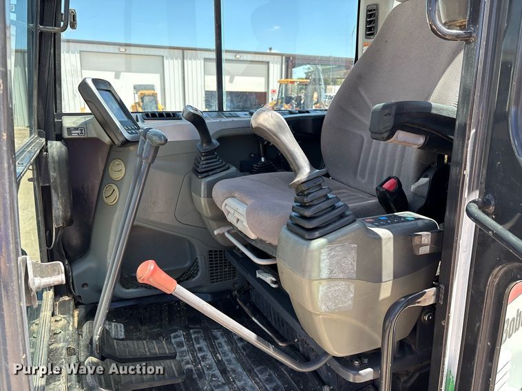 image for item DX8068 2015 Bobcat E85 mini excavator