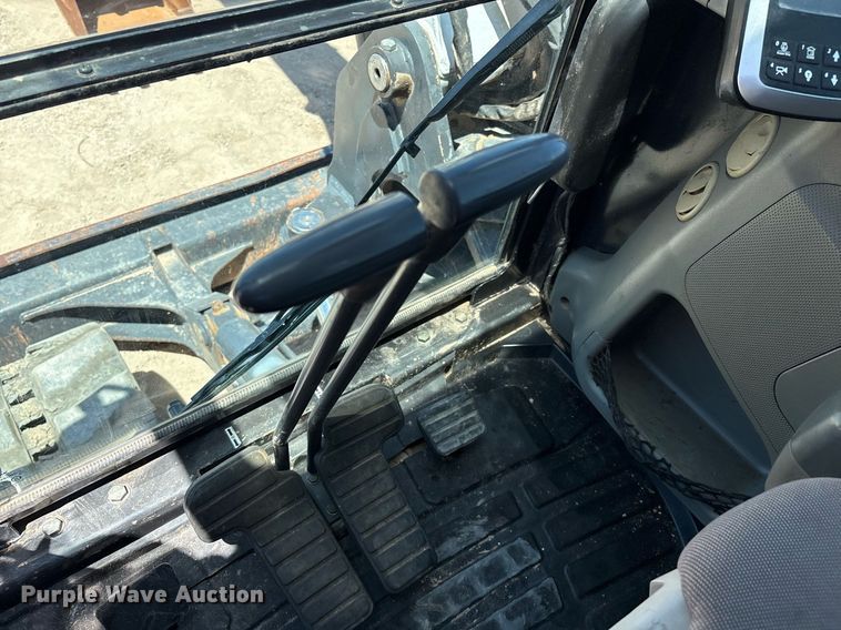 image for item DX8068 2015 Bobcat E85 mini excavator