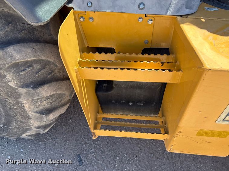 image for item DX8073 2018 John Deere 310SL backhoe