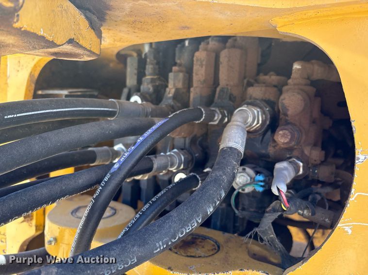 image for item DX8073 2018 John Deere 310SL backhoe