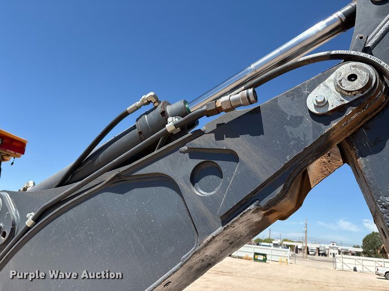 image for item DX8073 2018 John Deere 310SL backhoe