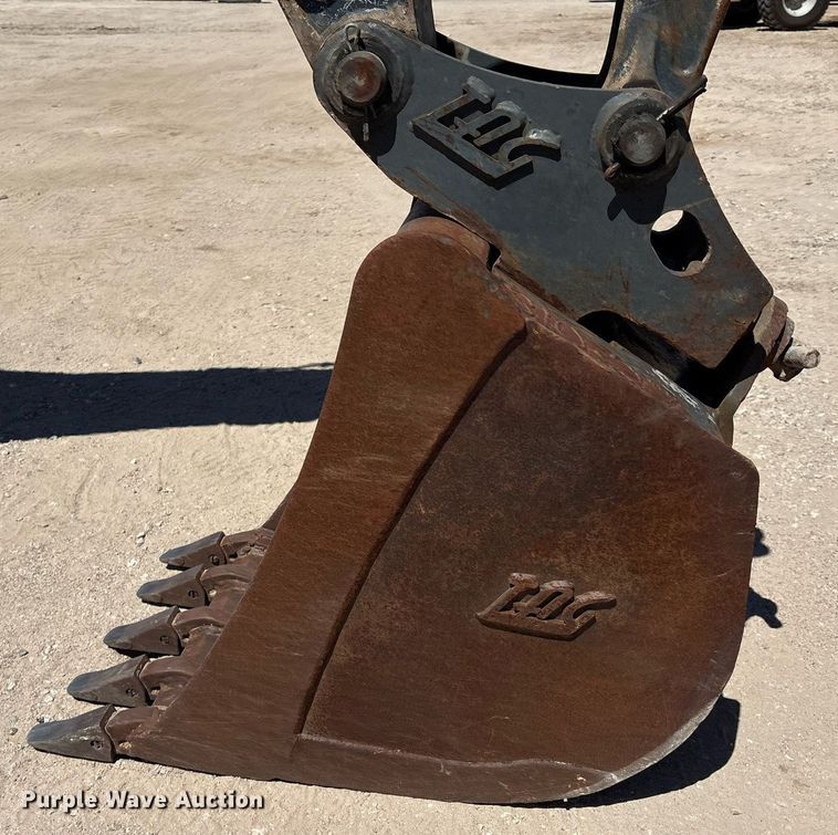 image for item DX8073 2018 John Deere 310SL backhoe