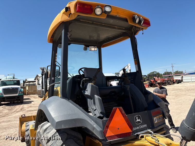 image for item DX8073 2018 John Deere 310SL backhoe