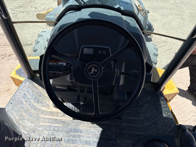 image for item DX8073 2018 John Deere 310SL backhoe