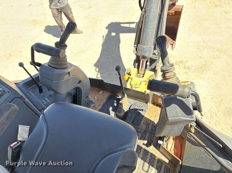 image for item DX8073 2018 John Deere 310SL backhoe