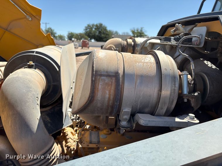 image for item DX8073 2018 John Deere 310SL backhoe