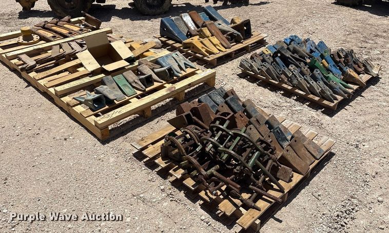 image for item DX8077 (5) pallets of bucket teeth