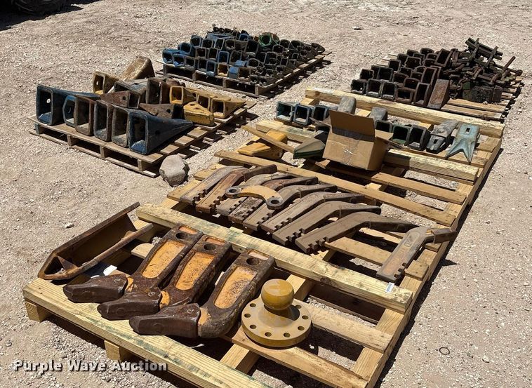 image for item DX8077 (5) pallets of bucket teeth