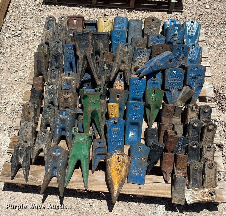 image for item DX8077 (5) pallets of bucket teeth