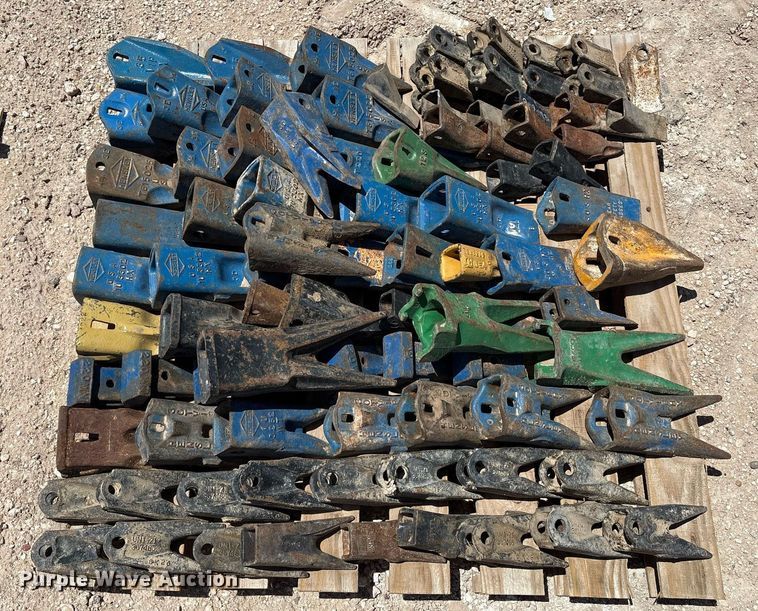 image for item DX8077 (5) pallets of bucket teeth