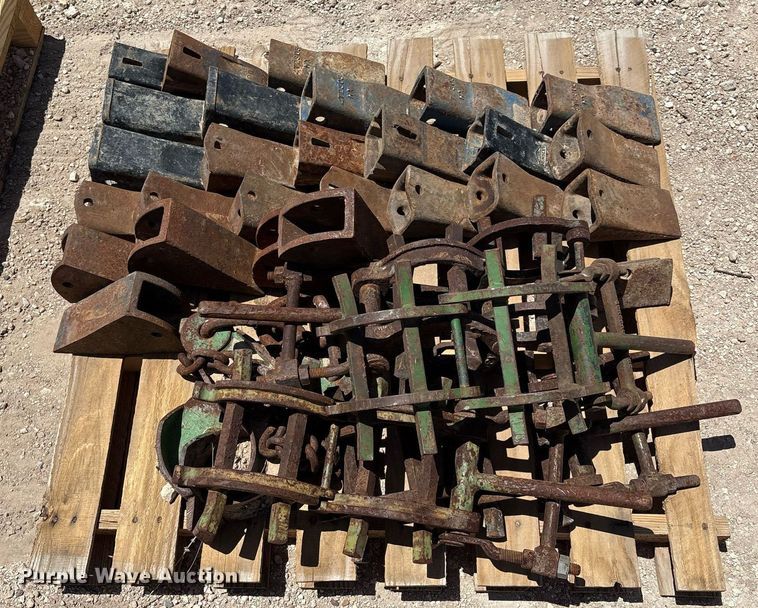 image for item DX8077 (5) pallets of bucket teeth