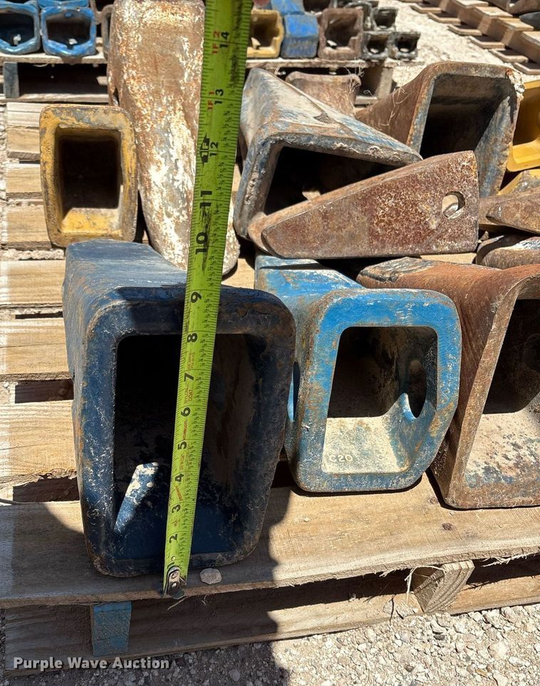 image for item DX8077 (5) pallets of bucket teeth