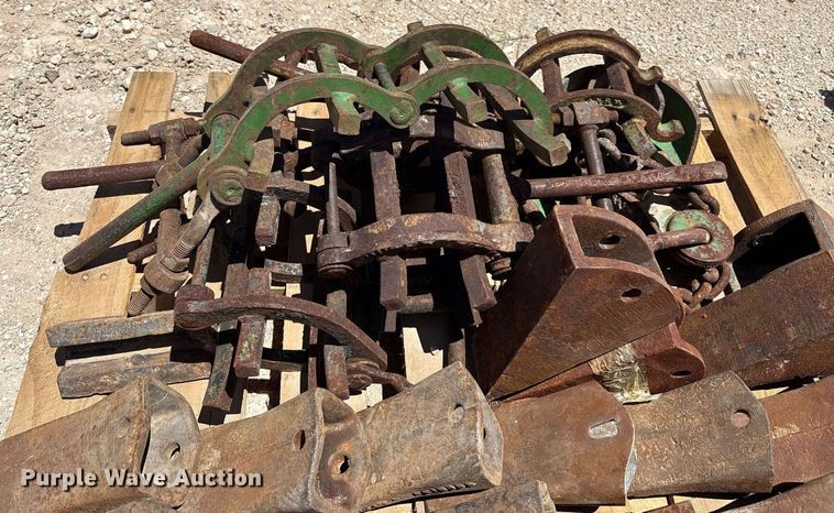 image for item DX8077 (5) pallets of bucket teeth