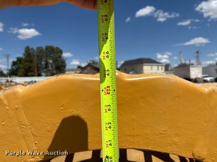 image for item DX8081 Hyster grid roller