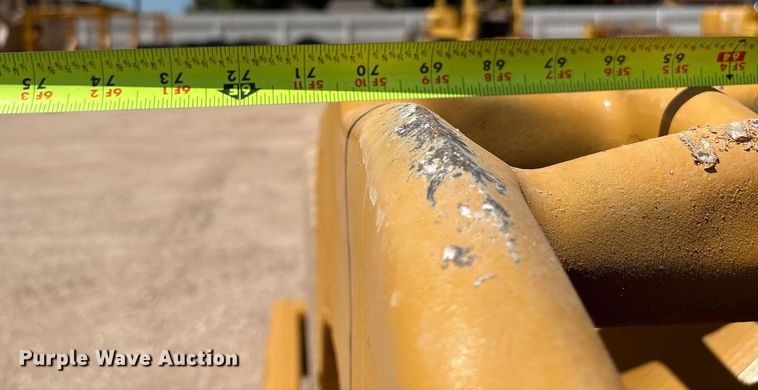 image for item DX8081 Hyster grid roller