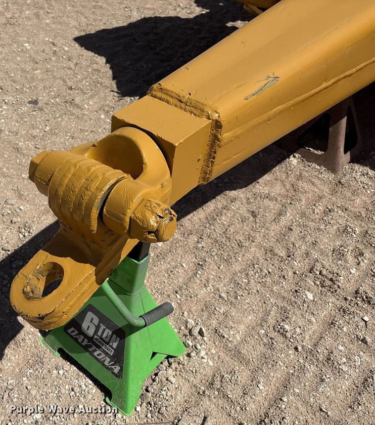 image for item DX8081 Hyster grid roller