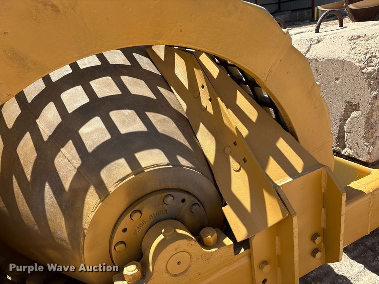 image for item DX8081 Hyster grid roller