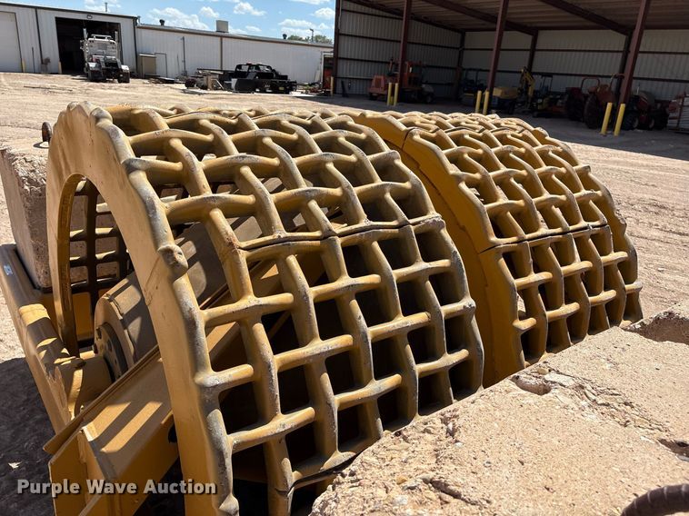 image for item DX8081 Hyster grid roller