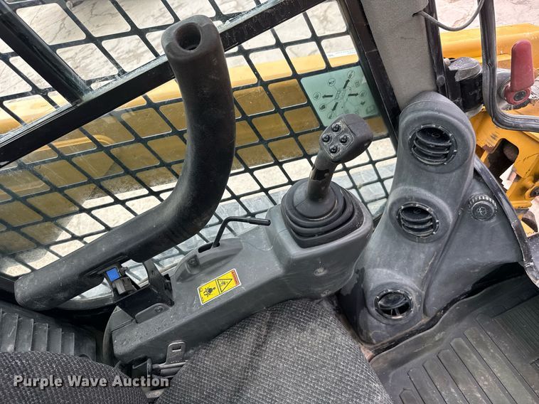 image for item DY0440 2015 Caterpillar 289D tracked skid steer loader