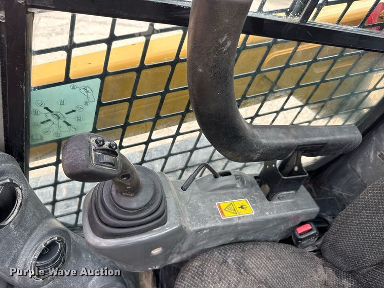 image for item DY0440 2015 Caterpillar 289D tracked skid steer loader