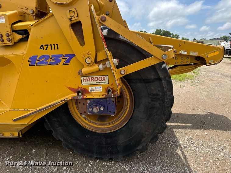 image for item DY0442 2016 K-Tec 1237 scraper