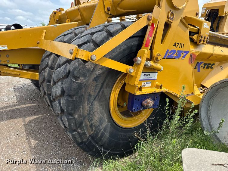 image for item DY0442 2016 K-Tec 1237 scraper