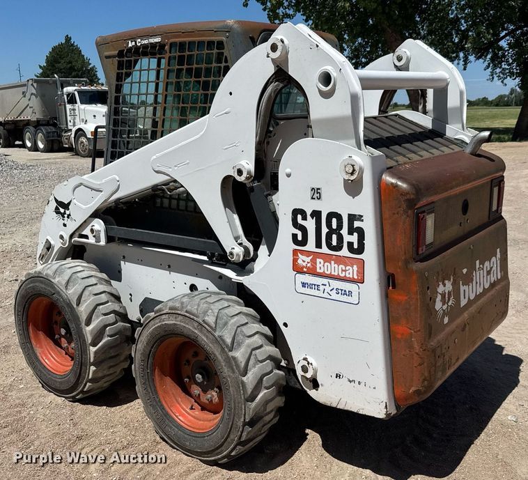 image for item DY0453 2006 Bobcat S185 skid steer loader