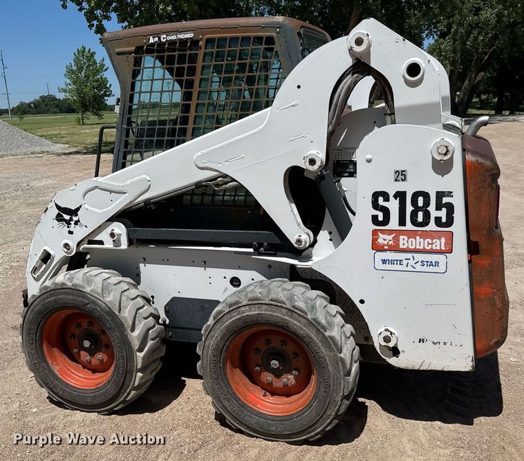 image for item DY0453 2006 Bobcat S185 skid steer loader
