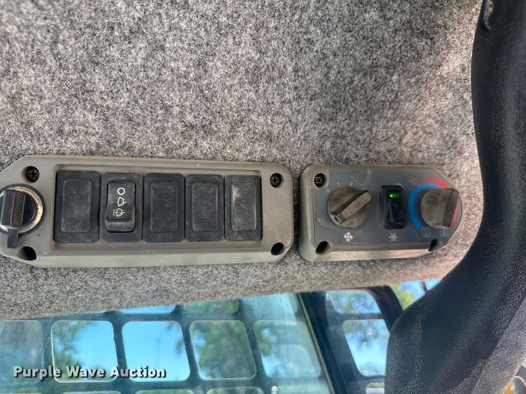 image for item DY0453 2006 Bobcat S185 skid steer loader