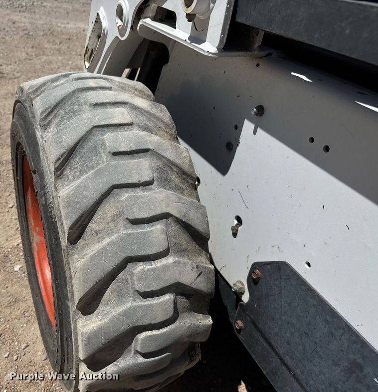 image for item DY0453 2006 Bobcat S185 skid steer loader