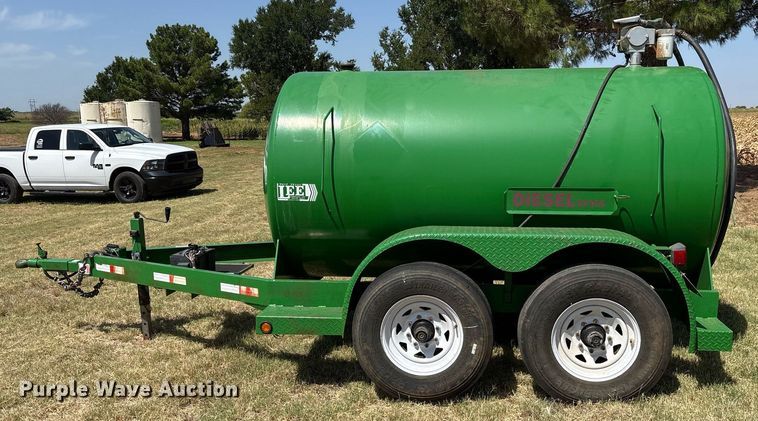 image for item DY0792 2009 Lee Diesel DT975 fuel trailer