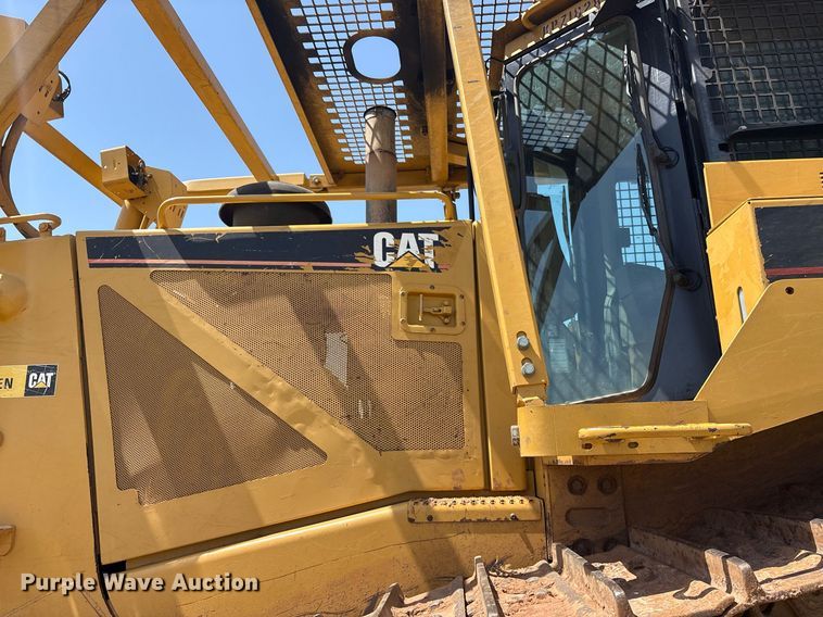 image for item DY0793 2007 Caterpillar D8T dozer