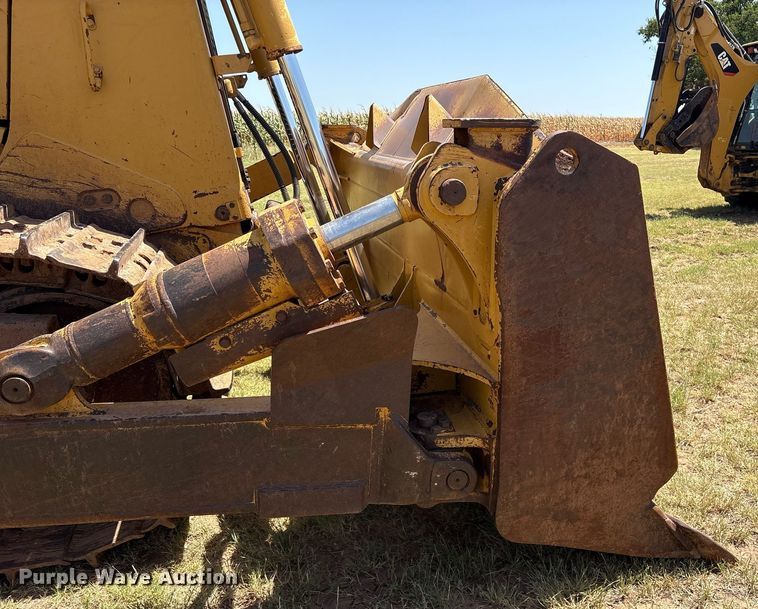 image for item DY0793 2007 Caterpillar D8T dozer