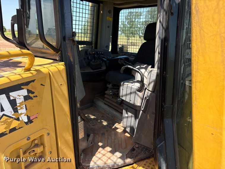 image for item DY0793 2007 Caterpillar D8T dozer