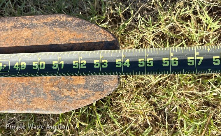 image for item DY0796 Caterpillar  6W-8832J backhoe pallet forks