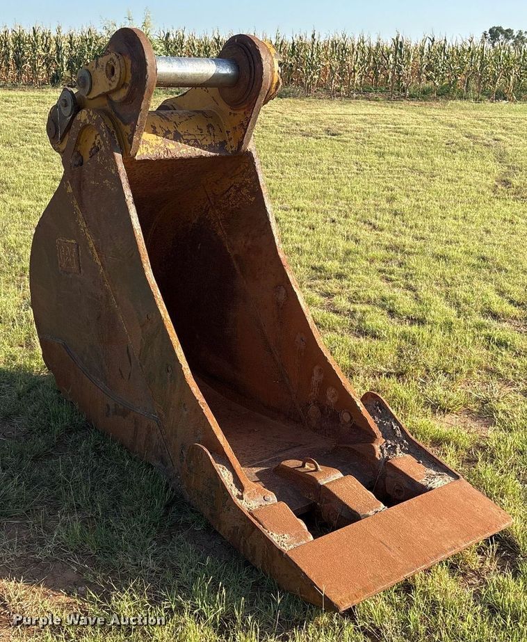 image for item DY0798 Caterpillar 336 DB Linkage HD excavator bucket