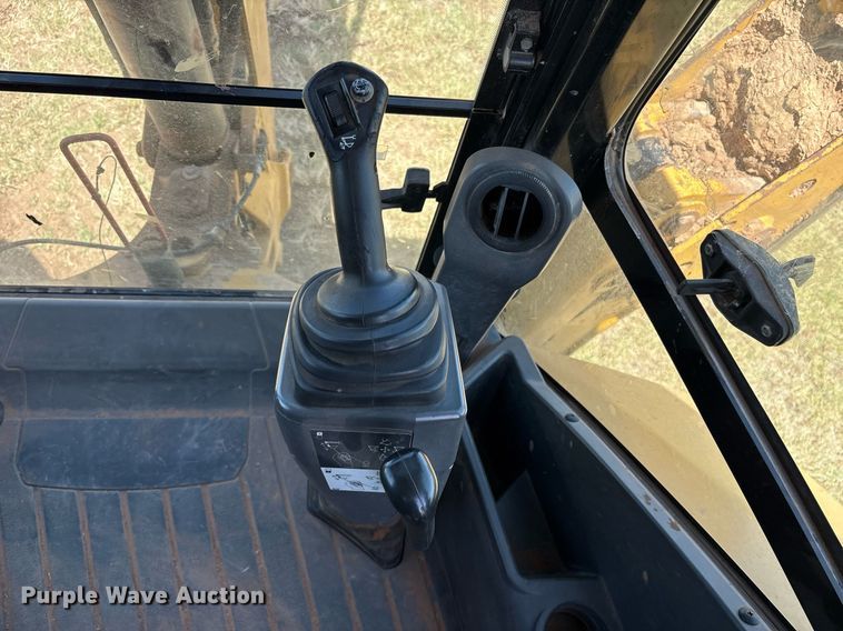 image for item DY0799 2016 Caterpillar 420F2 IT backhoe