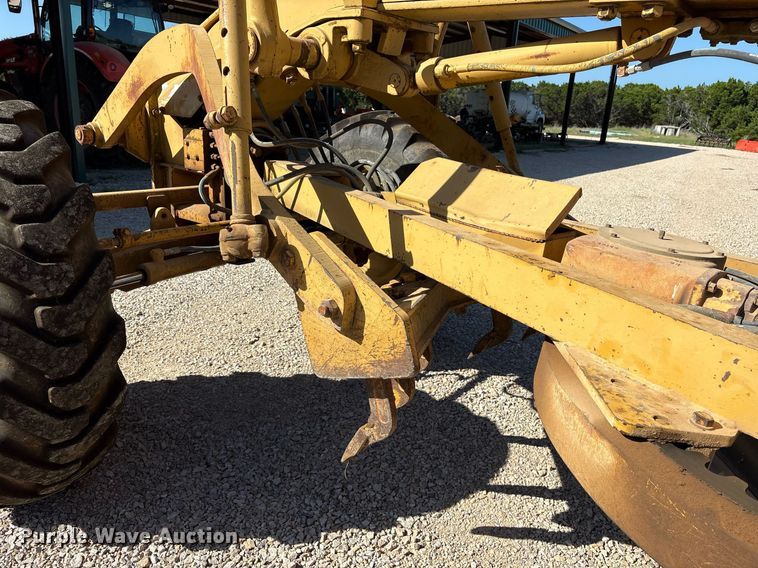 image for item DY0851 1982 Caterpillar 120G motor grader