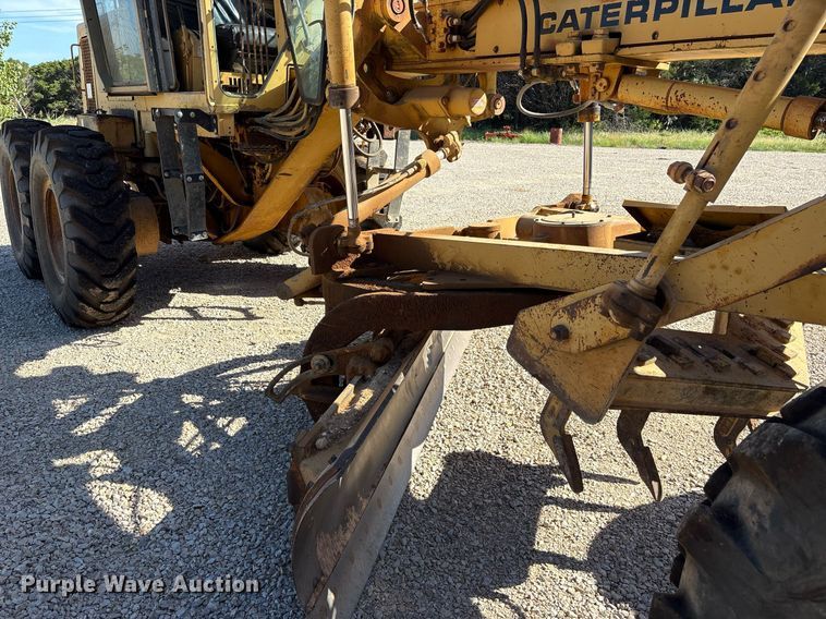image for item DY0851 1982 Caterpillar 120G motor grader